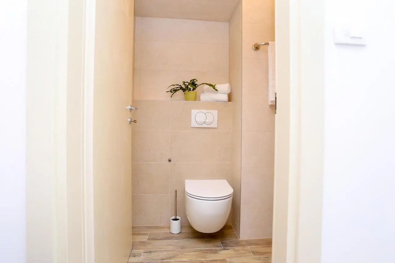 Apartment Dvor Σπλιτ