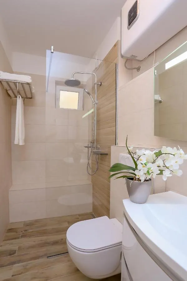 Apartment Dvor Σπλιτ 0*,  Κροατία