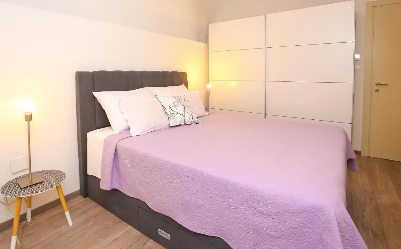 Apartment Dvor Σπλιτ 0*,  Κροατία